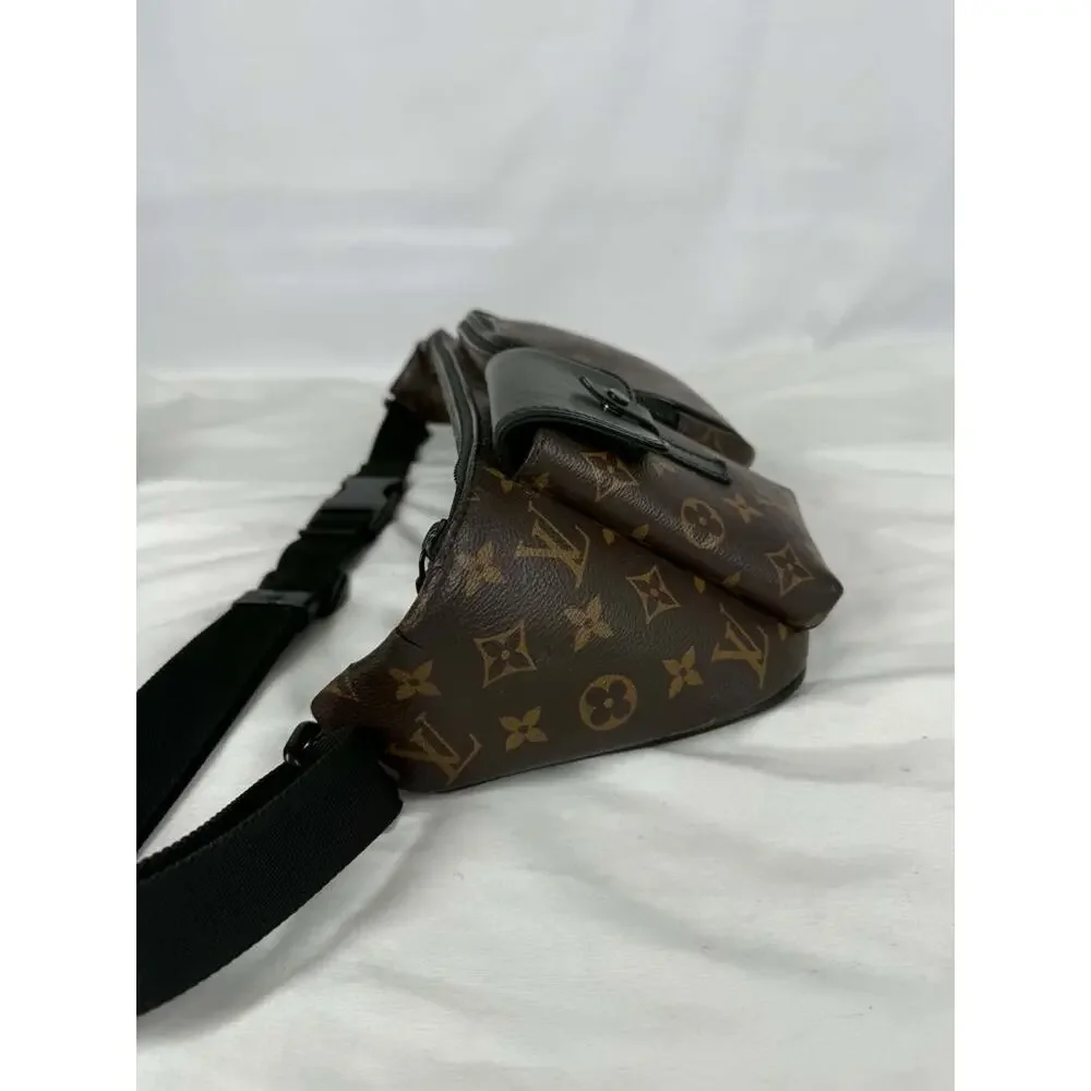 Louis Vuitton  good light